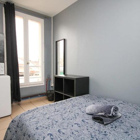 02 - Chambre Avec Lit Double Et Sdb Prive Wifi 생드니 외부 사진