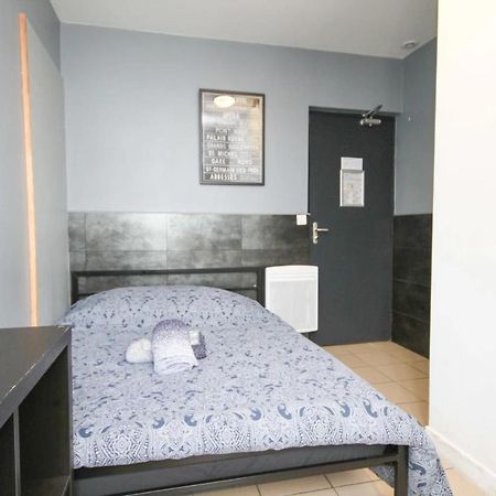 02 - Chambre Avec Lit Double Et Sdb Prive Wifi 생드니 외부 사진